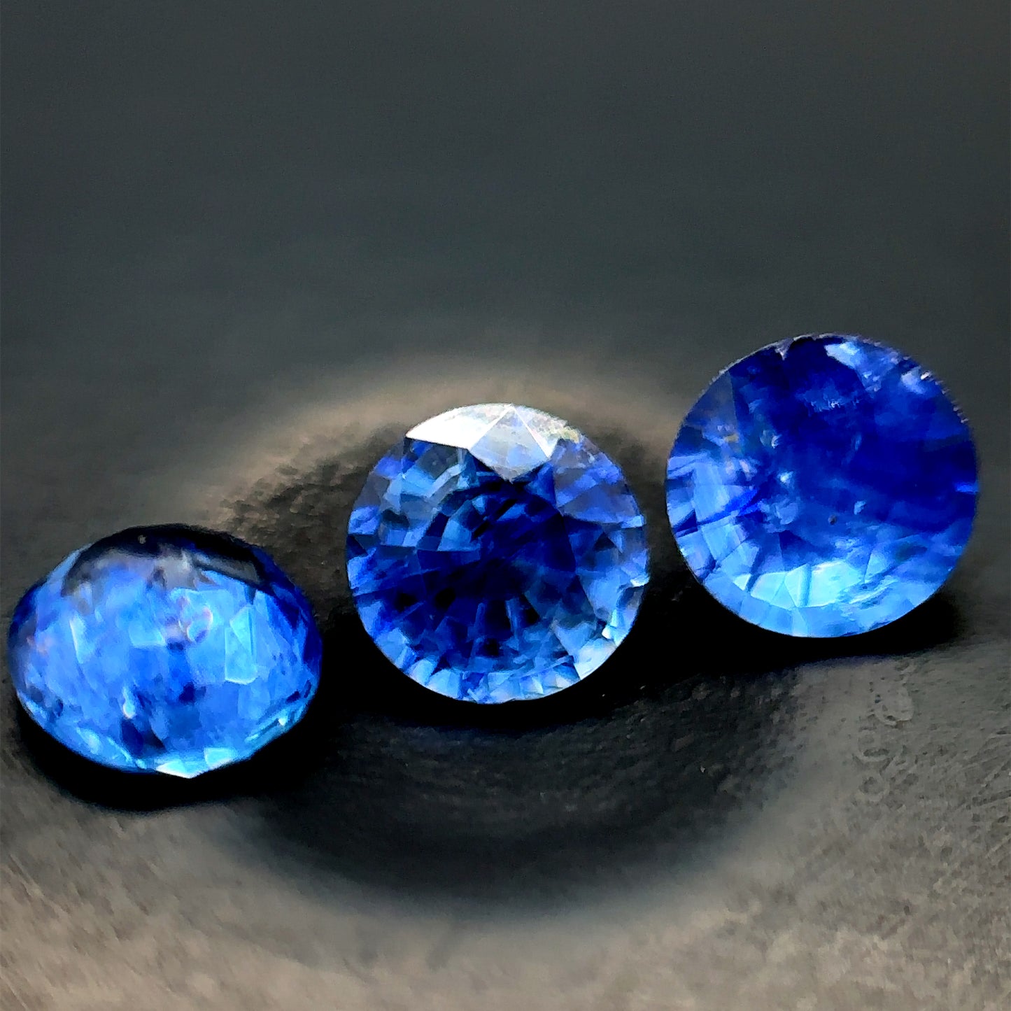 ZAFIRO AZUL CORTE REDONDO 2.8 MM - 4.5 MM SRI LANKA