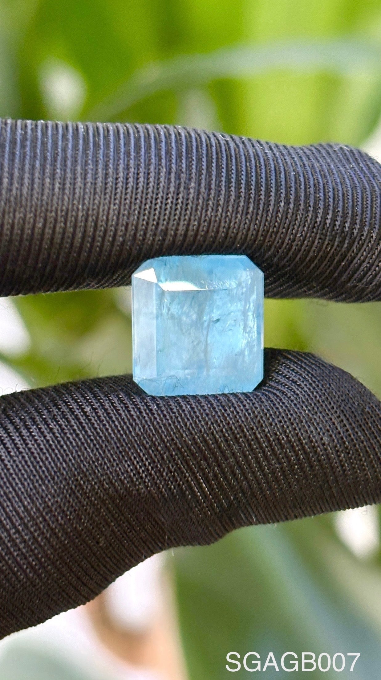 AGUAMARINA 7.12 CTS 11.8 X 10.8 X 7.5 MM