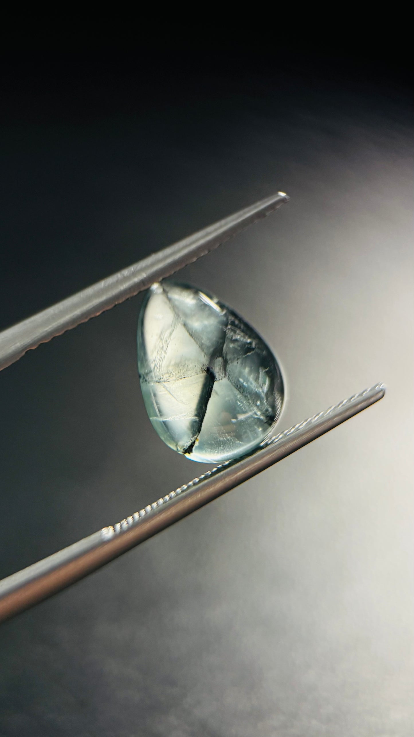 ESMERALDA TRAPICHE CDTEC PERA 2.96 CTS 11.86 X 8.71 MM