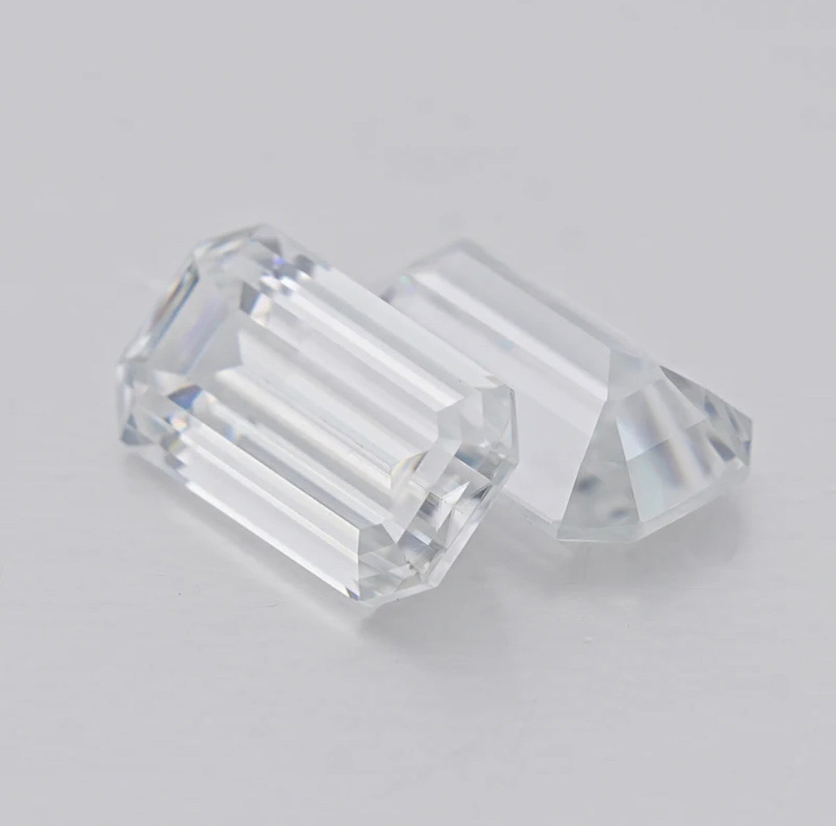 MOISSANITA GRA ESMERALDA ALARGADA 1.50CT 4X9MM
