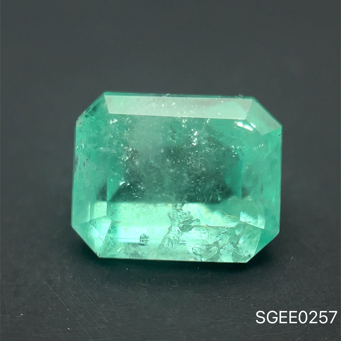 ESMERALDA NATURAL COLOMBIANA ESMERALDA 2.82 CTS 9.44 X 7.47 X 5.51 MM