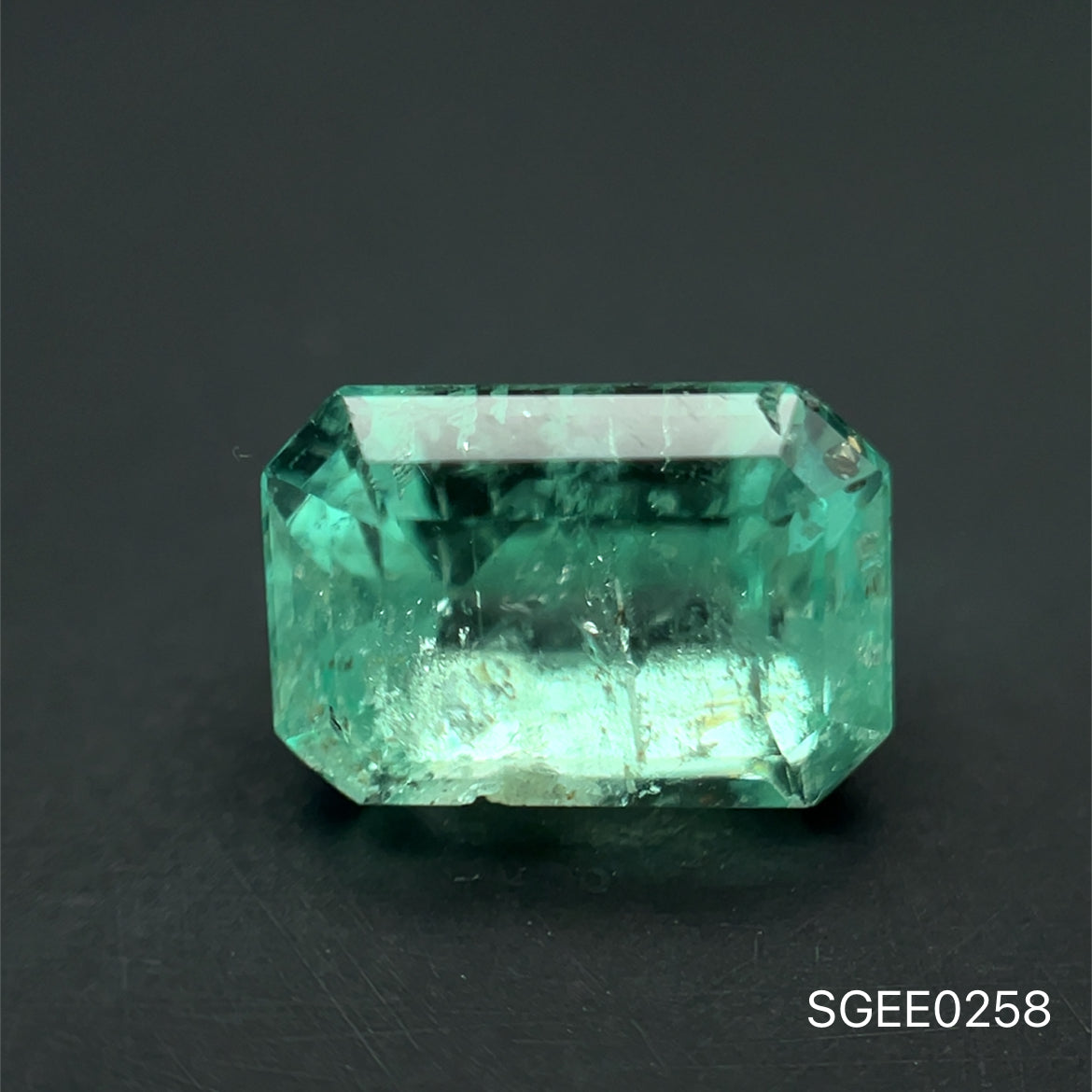 ESMERALDA NATURAL COLOMBIANA ESMERALDA 2.65 CTS 9.67 X 6.63 X 5.99 MM
