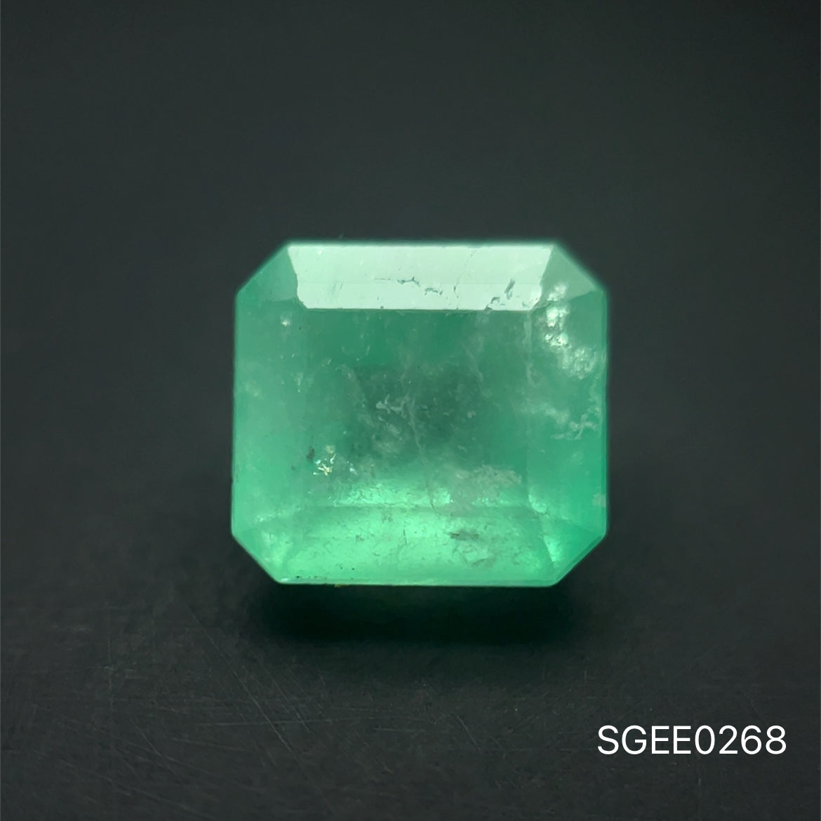ESMERALDA NATURAL COLOMBIANA ASSCHER 2.915 CTS 8.31 X 7.57 X 6.3 MM