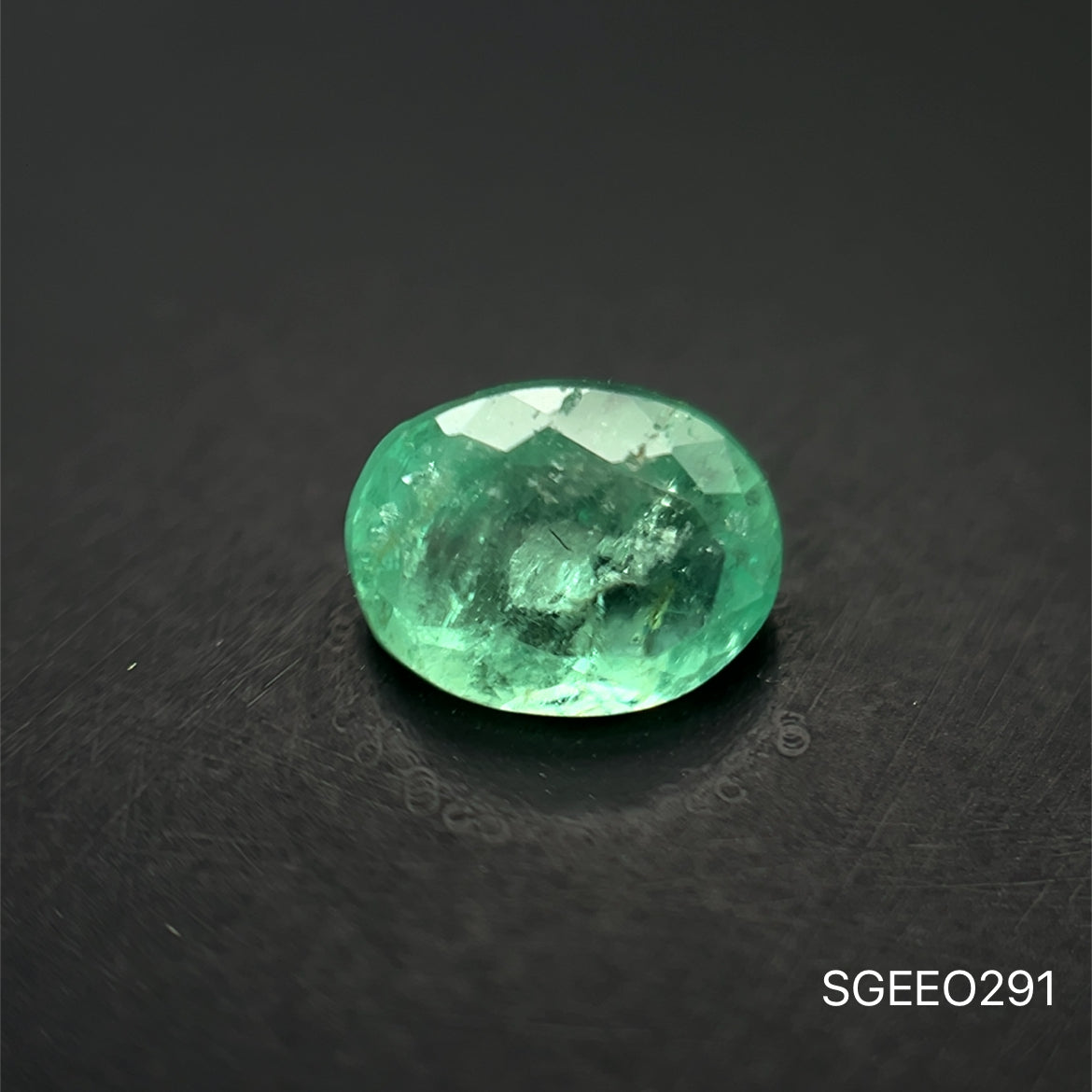 ESMERALDA NATURAL COLOMBIANA CORTE OVAL 0.885 CTS 5.58 X 7.2 MM