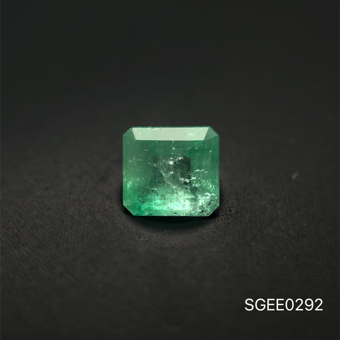 ESMERALDA NATURAL COLOMBIANA CORTE ASSCHER 0.86 CTS 5.4 X 5.8 MM