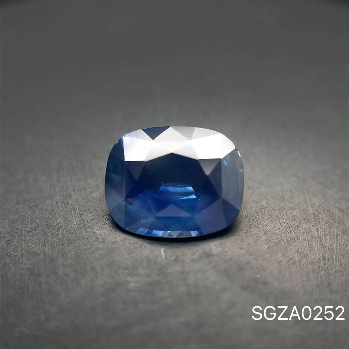 ZAFIRO CUSHION 1.930 CTS 8.29 X 3.85 MM