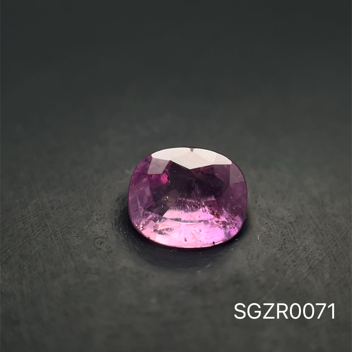 ZAFIRO CORTE CUSHION 0.73CT
