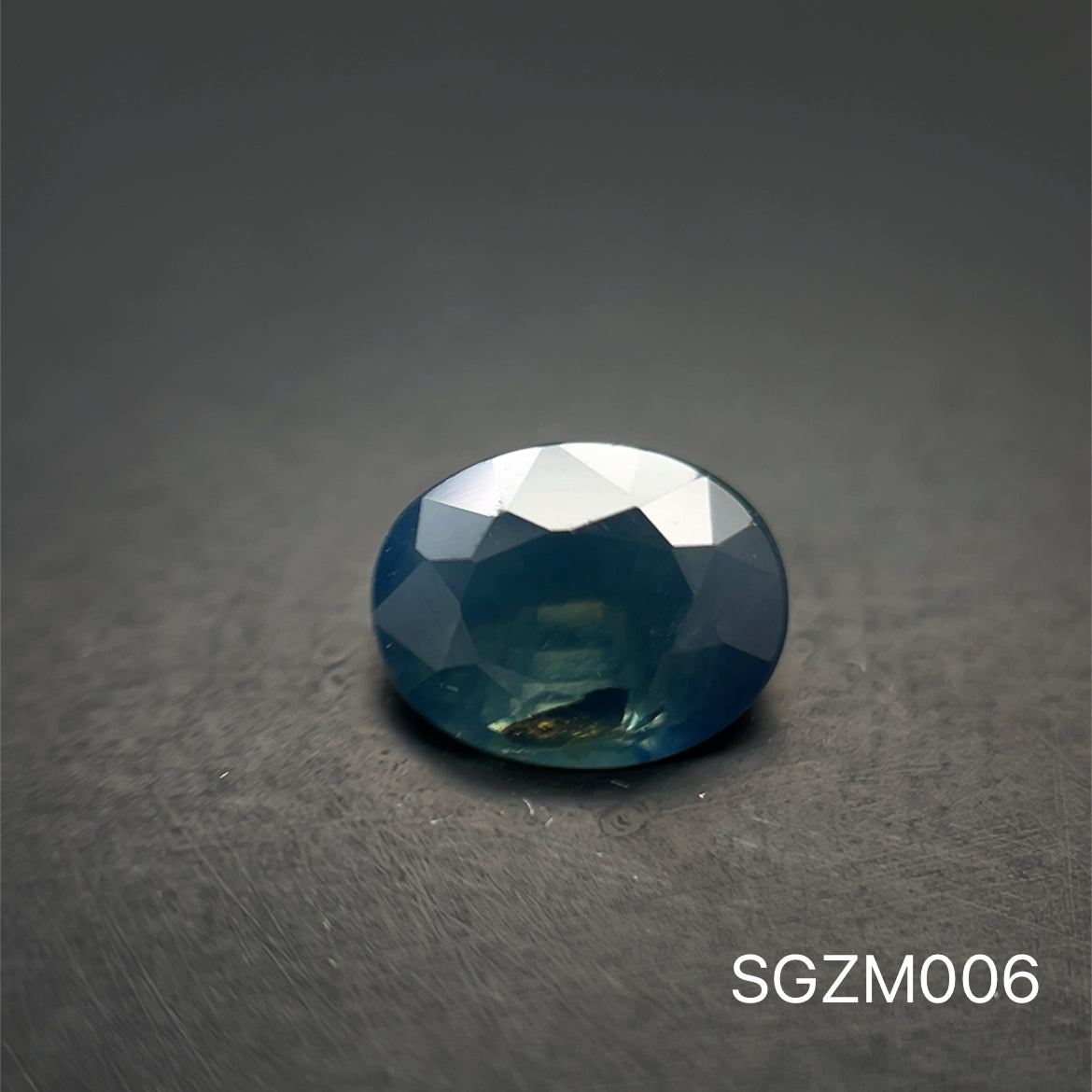 ZAFIRO CORTE OVAL 1.22 CTS