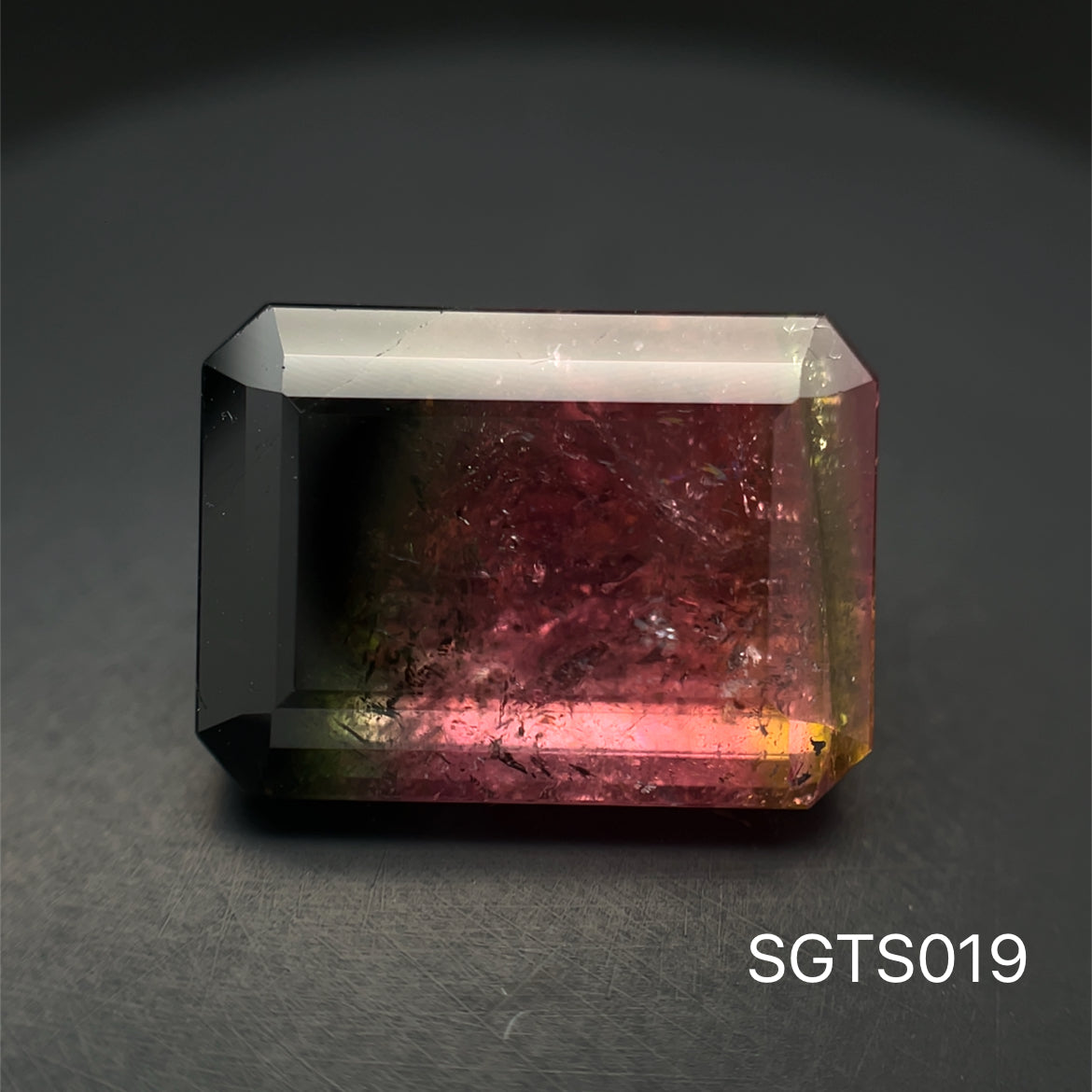 TURMALINA SANDIA 13.04 CTS 15.8 X 11.5 X 7.8 MM