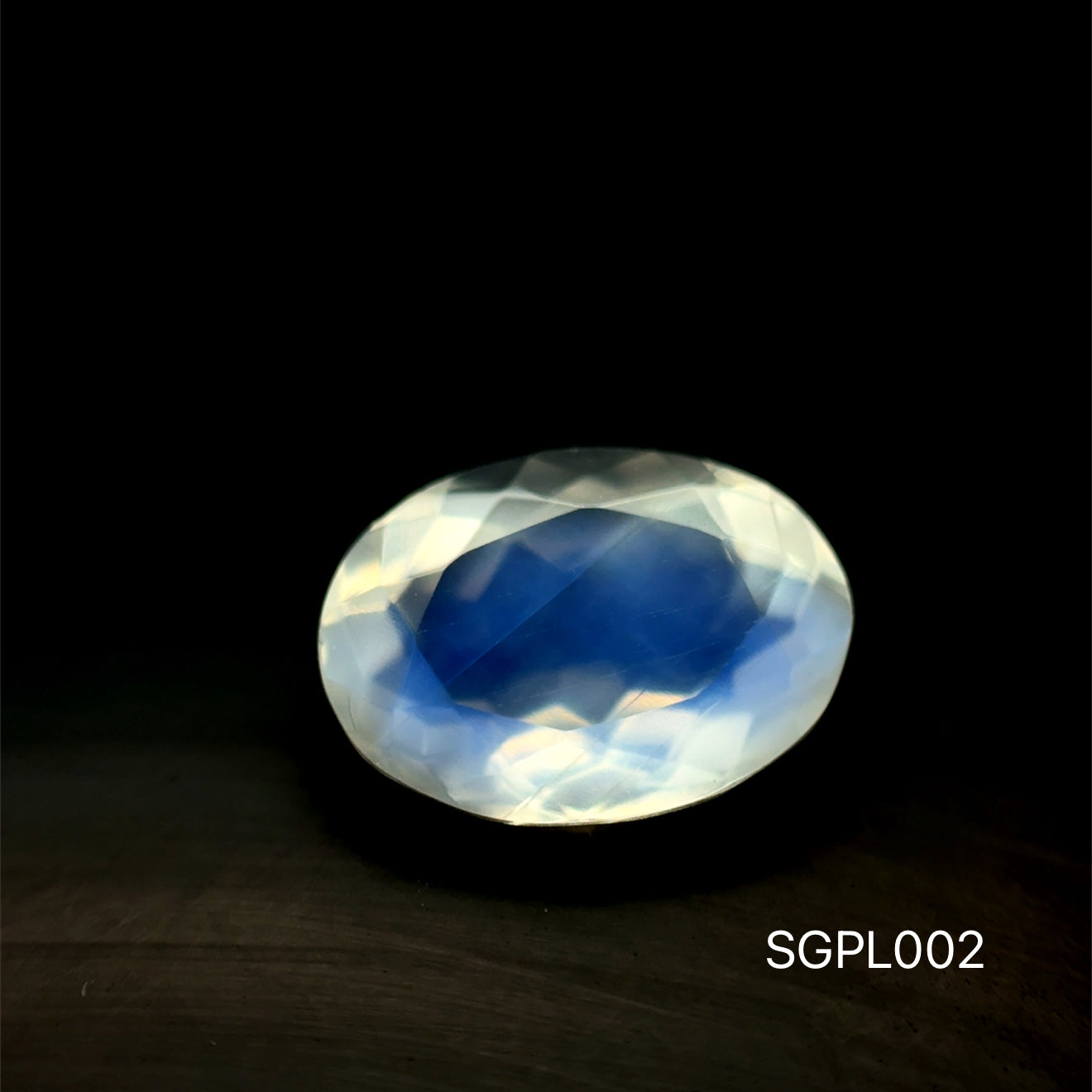 PIEDRA LUNA CORTE OVAL 11 x 7.9 mm 2.81 cts