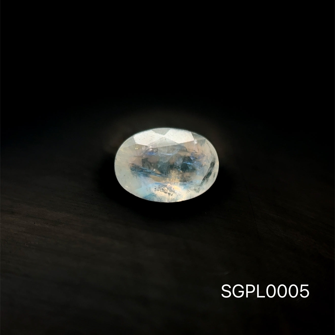 PIEDRA LUNA CORTE OVAL 5 X 7 MM