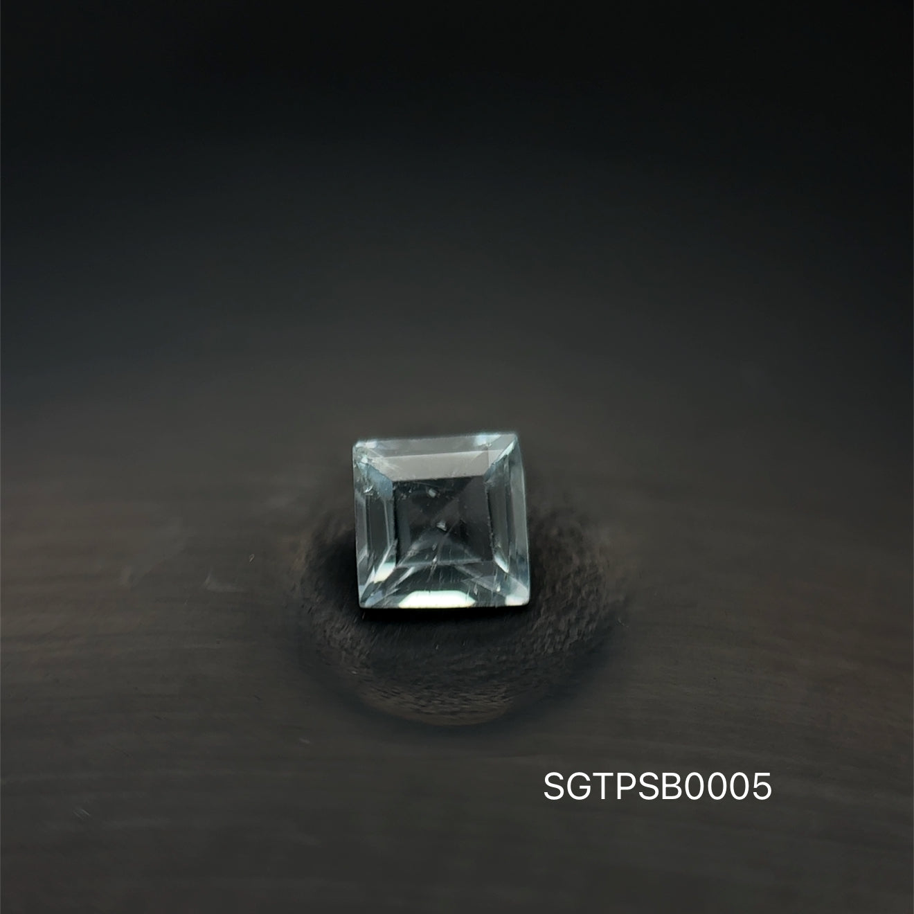 TOPACIO SKY BLUE CORTE CUSHION 4X4 MM