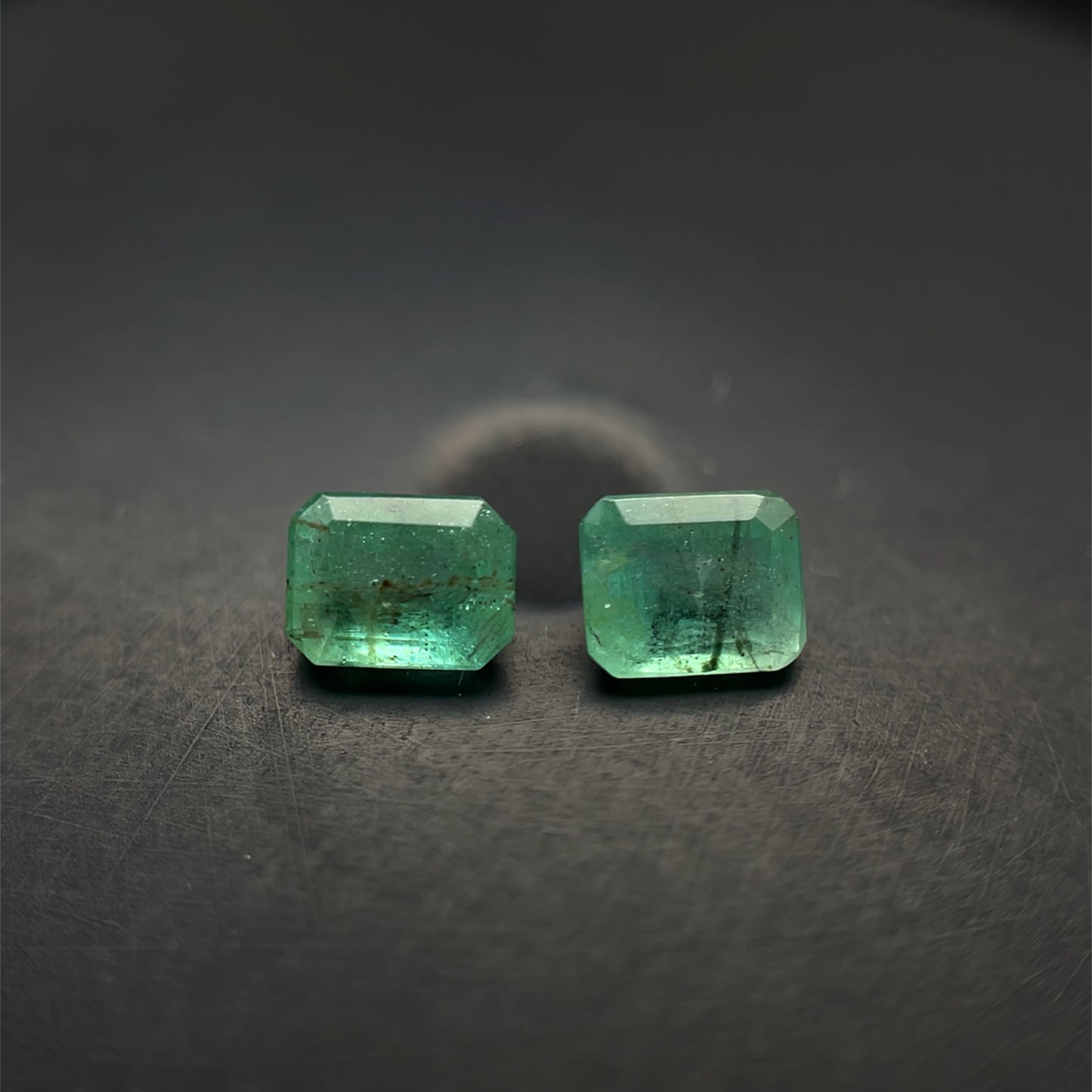 PAR DE ESMERALDA 0.80 CTS 4.7 X 4.1 MM