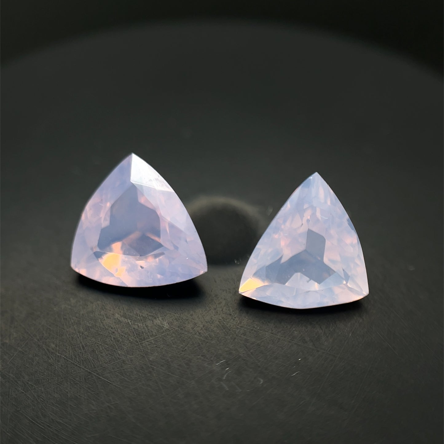 PAR DE AMATISTA LAVANDA TRILLON 3.74 CTS 8.4 X 8.9 MM