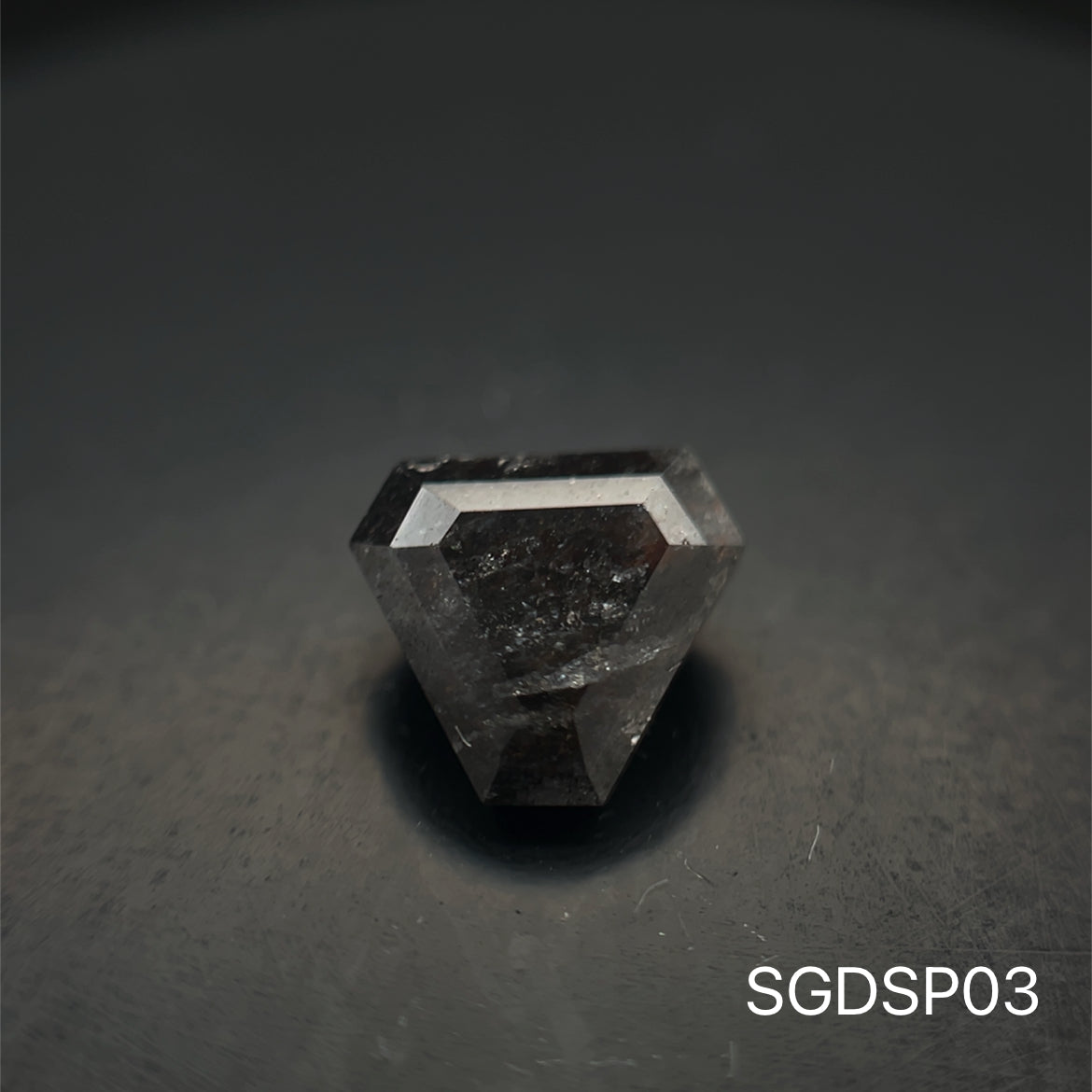DIAMANTE SALT AND PEPPER 6.69 X 7.8 MM 1.69 CT