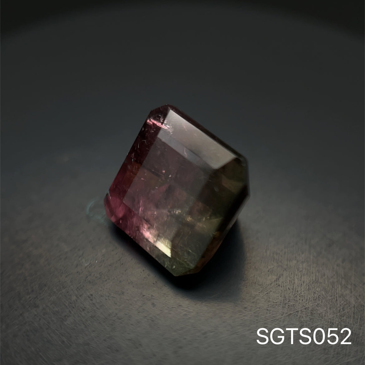 TURMALINA BICOLOR 9 X 8 MM 4.66 CTS