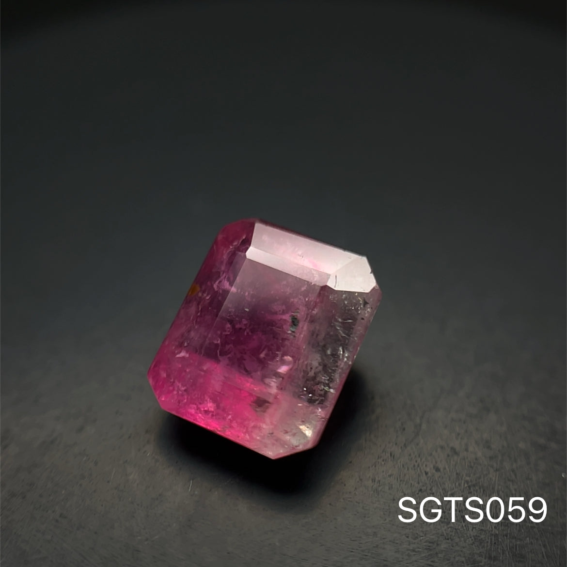 TURMALINA BICOLOR 7 X 8 MM 2.6 CTS