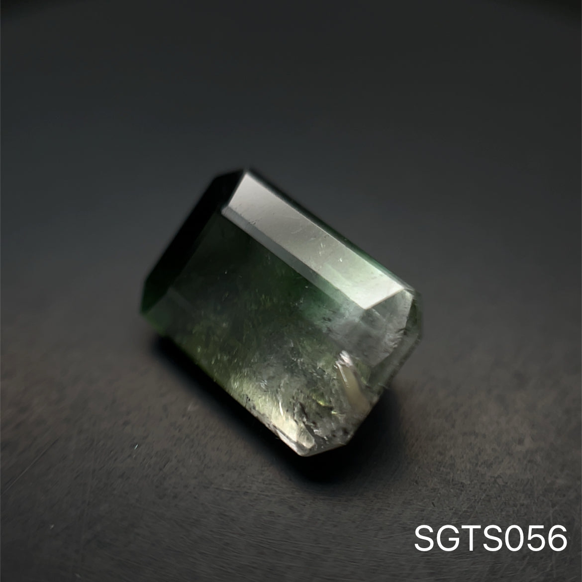 TURMALINA BICOLOR 7.13 X 10.86 MM 3.4 CTS