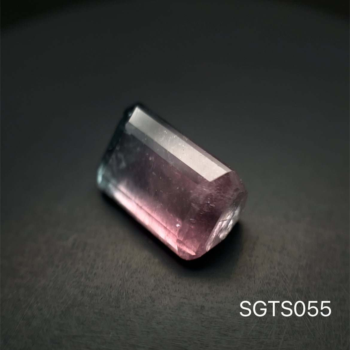 TURMALINA BICOLOR 7.8 X 10.70 MM 4.1 CTS