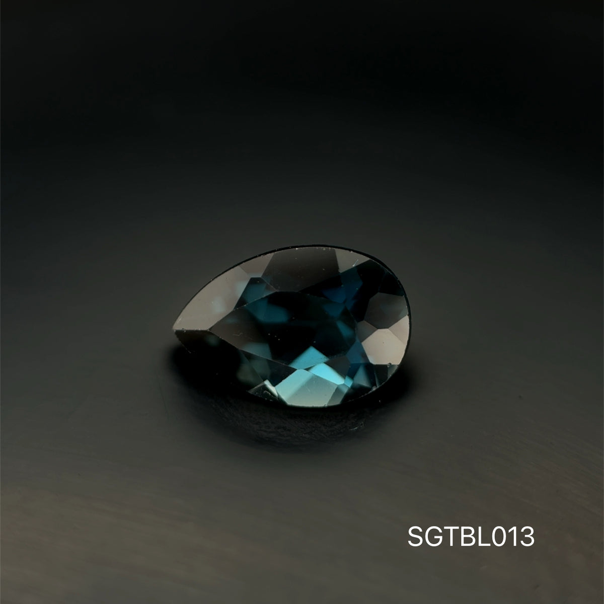 TOPACIO BLUE LONDON CORTE PERA 6.20 X 9 MM