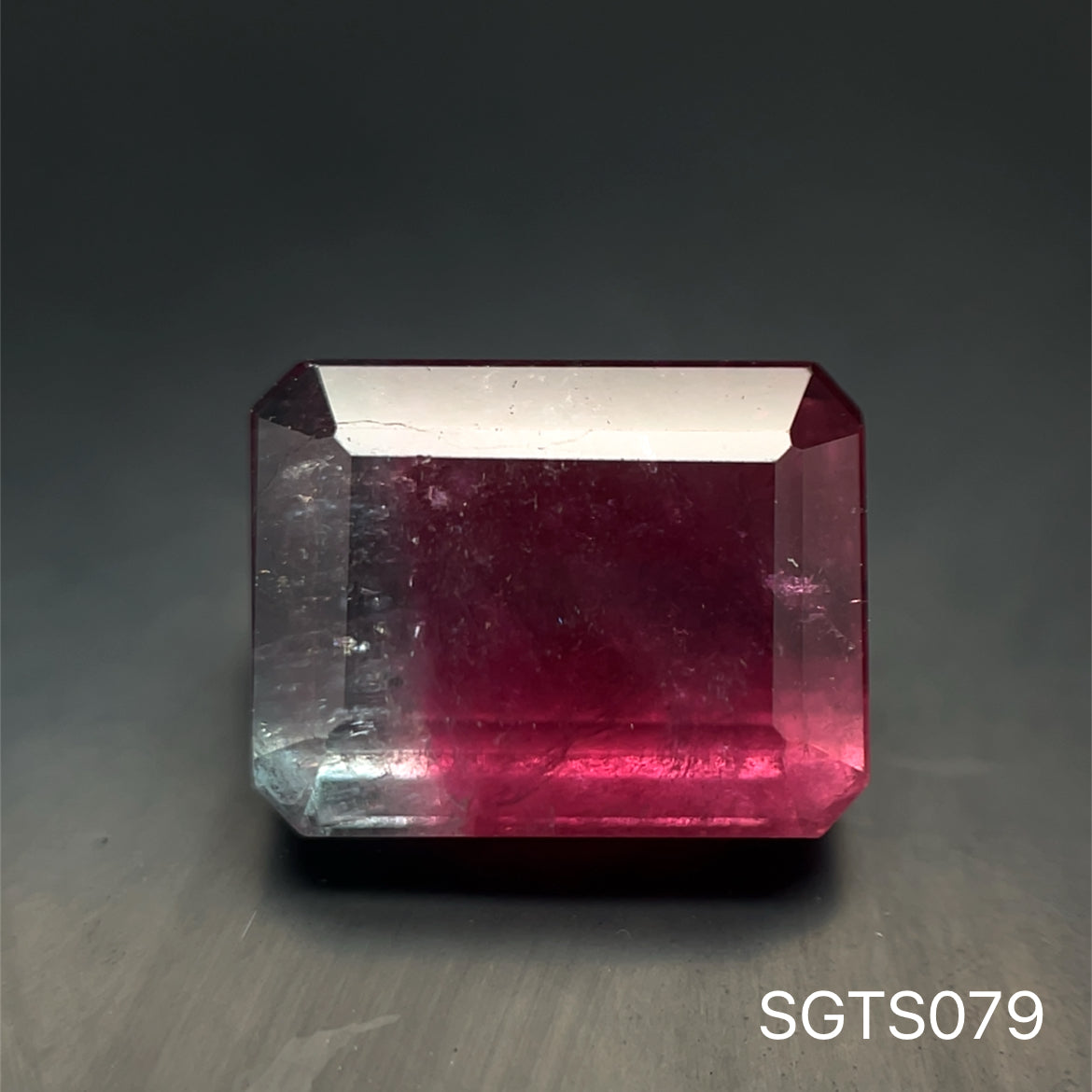 TURMALINA BICOLOR 4.985 CT/ 8.18 X 10.54 MM
