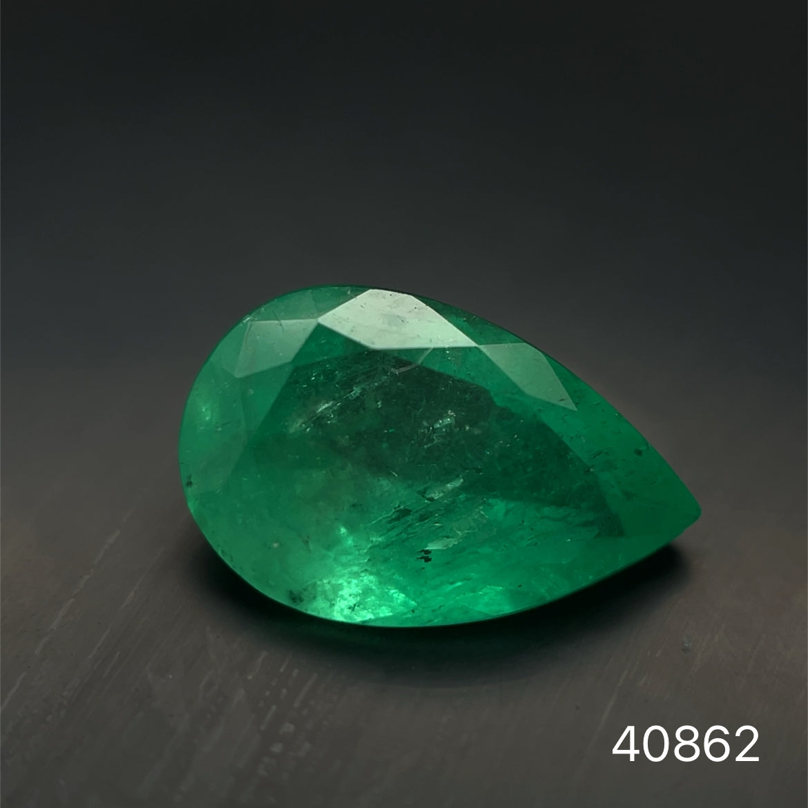 ESMERALDA CDTEC CORTE PERA 11.35 X 7.22 1.95 CT
