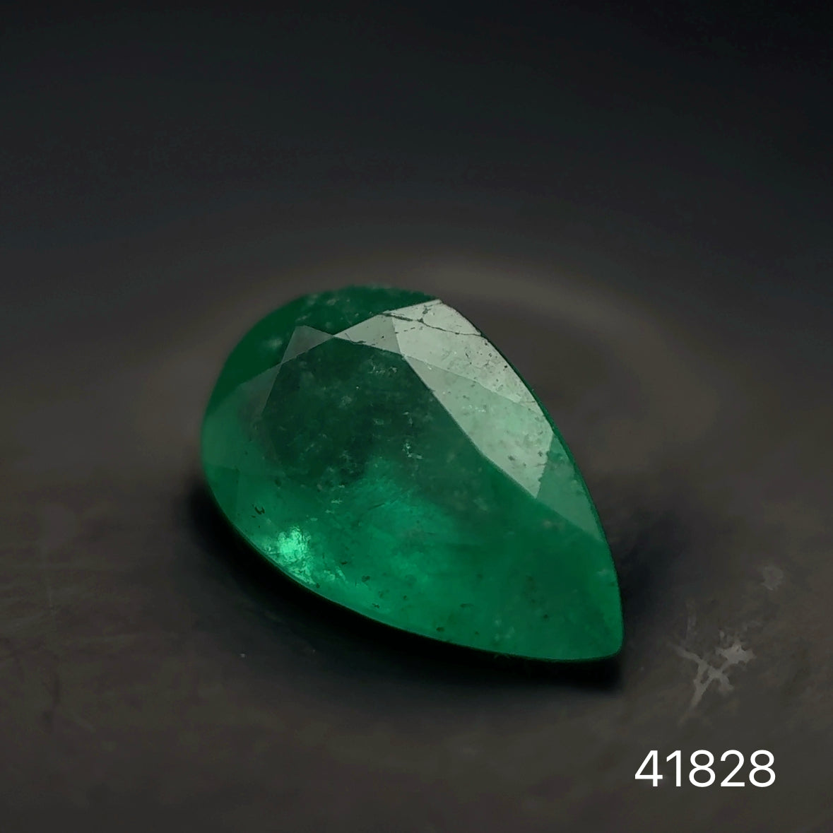 ESMERALDA CDTEC PERA/ .76 CT/ 8.45 X 5.12 X 3.26 MM
