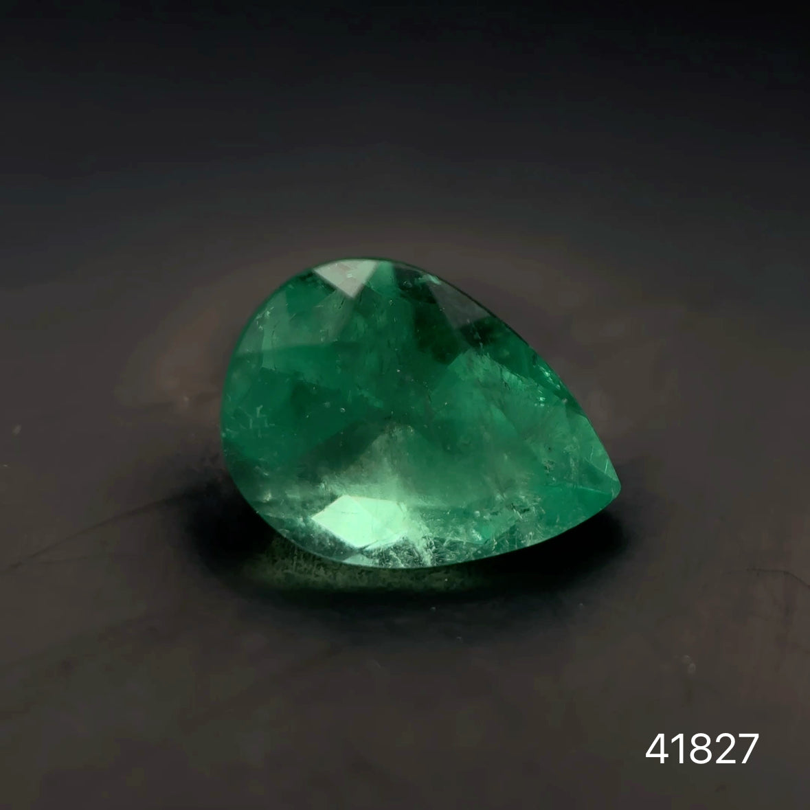 ESMERALDA CDTEC PERA/ .75 CT/ 7.00 X 5.16 X 4.09 MM