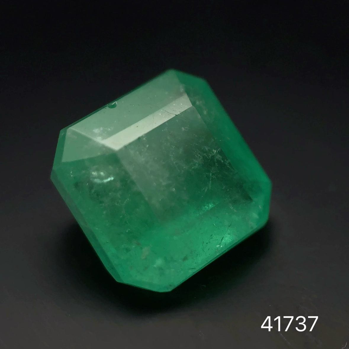 ESMERALDA CDTEC ESMERALDA/ 4.25 CT/ 9.62 X 9.08 X 5.91 MM