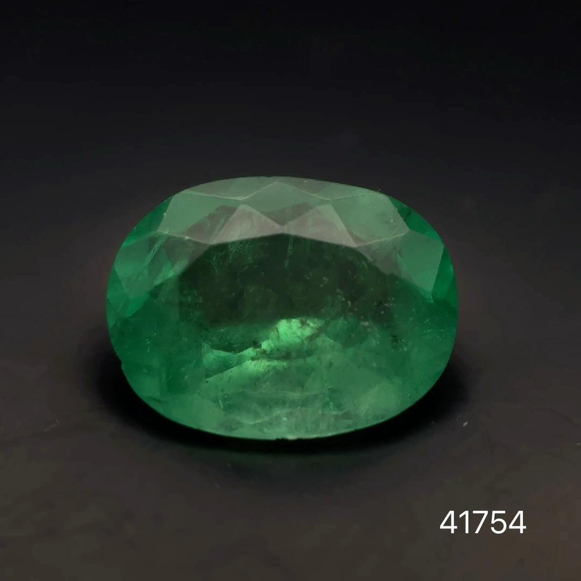 ESMERALDA CDTEC OVAL 1.22 CTS 8.40 X 6.39 X 3.65 MM