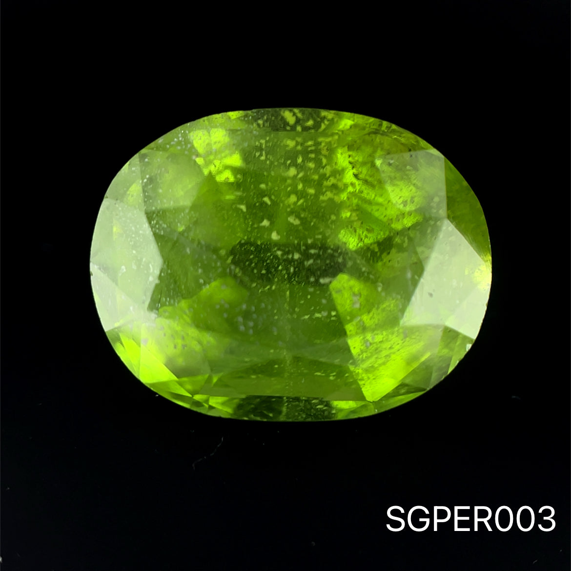PERIDOTO CORTE OVAL 18.29 CTS