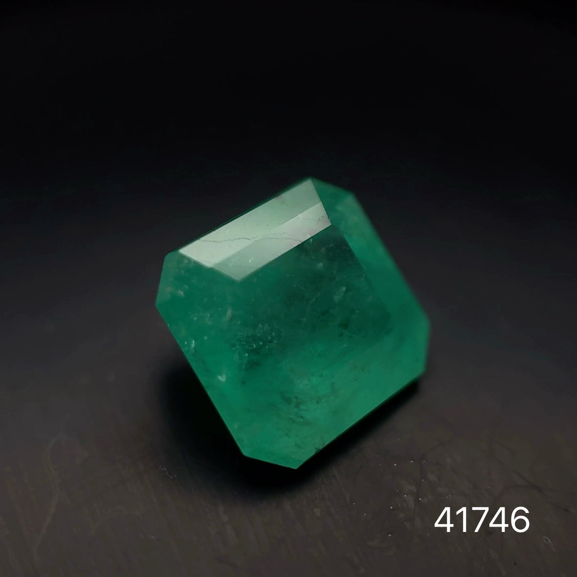 ESMERALDA CDTEC ESMERALDA 3.86 CTS 10.03 X 9.10 MM
