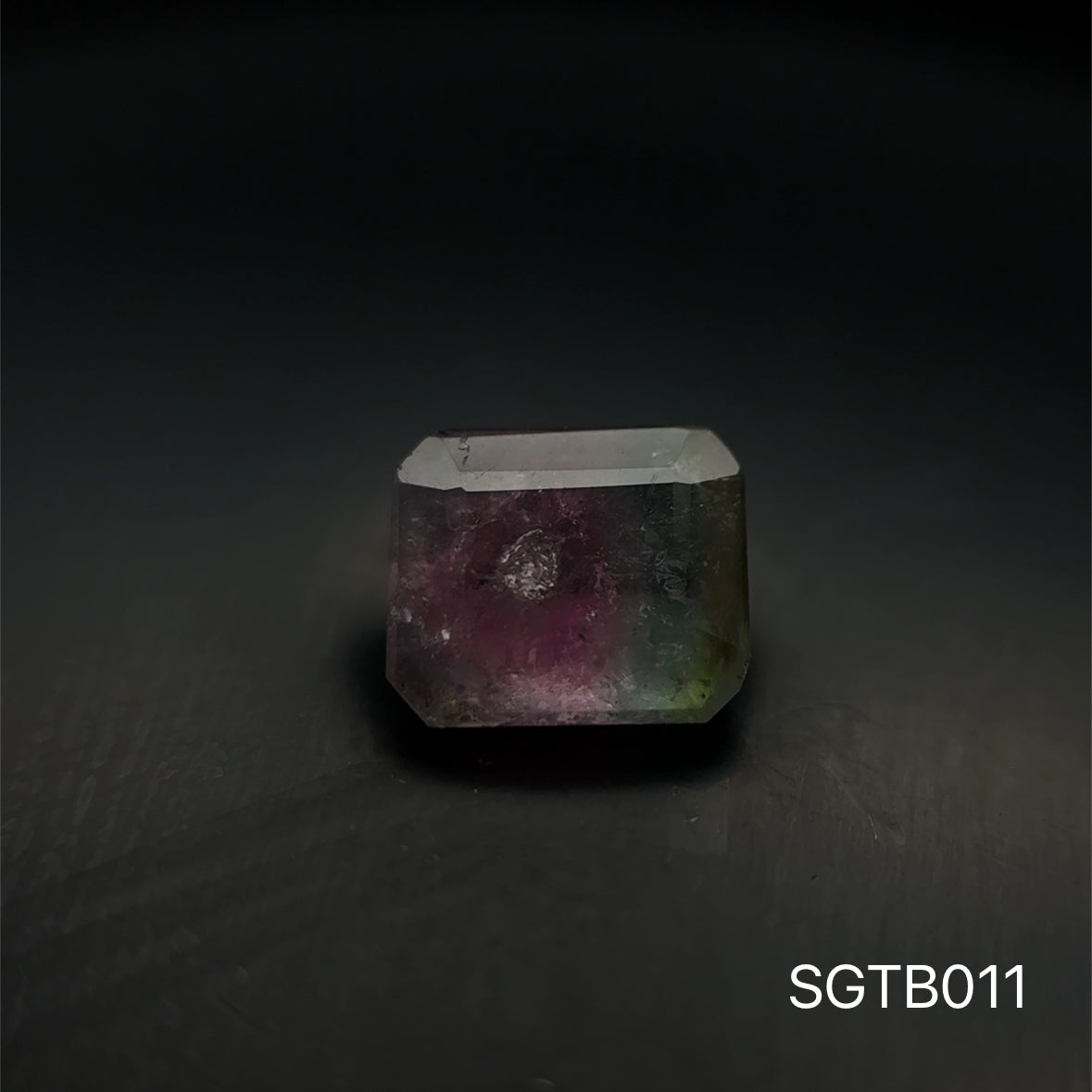 TURMALINA BICOLOR 1.98 CTS 6.68 X 7.73 MM