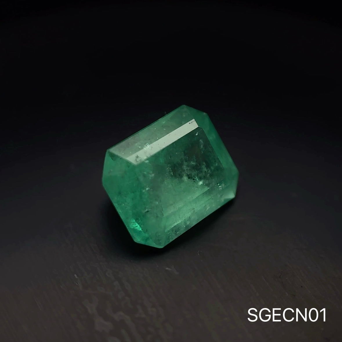 ESMERALDA COLOMBIANA ESMERALDA 3.720 CT 10.84 X 8.2 MM