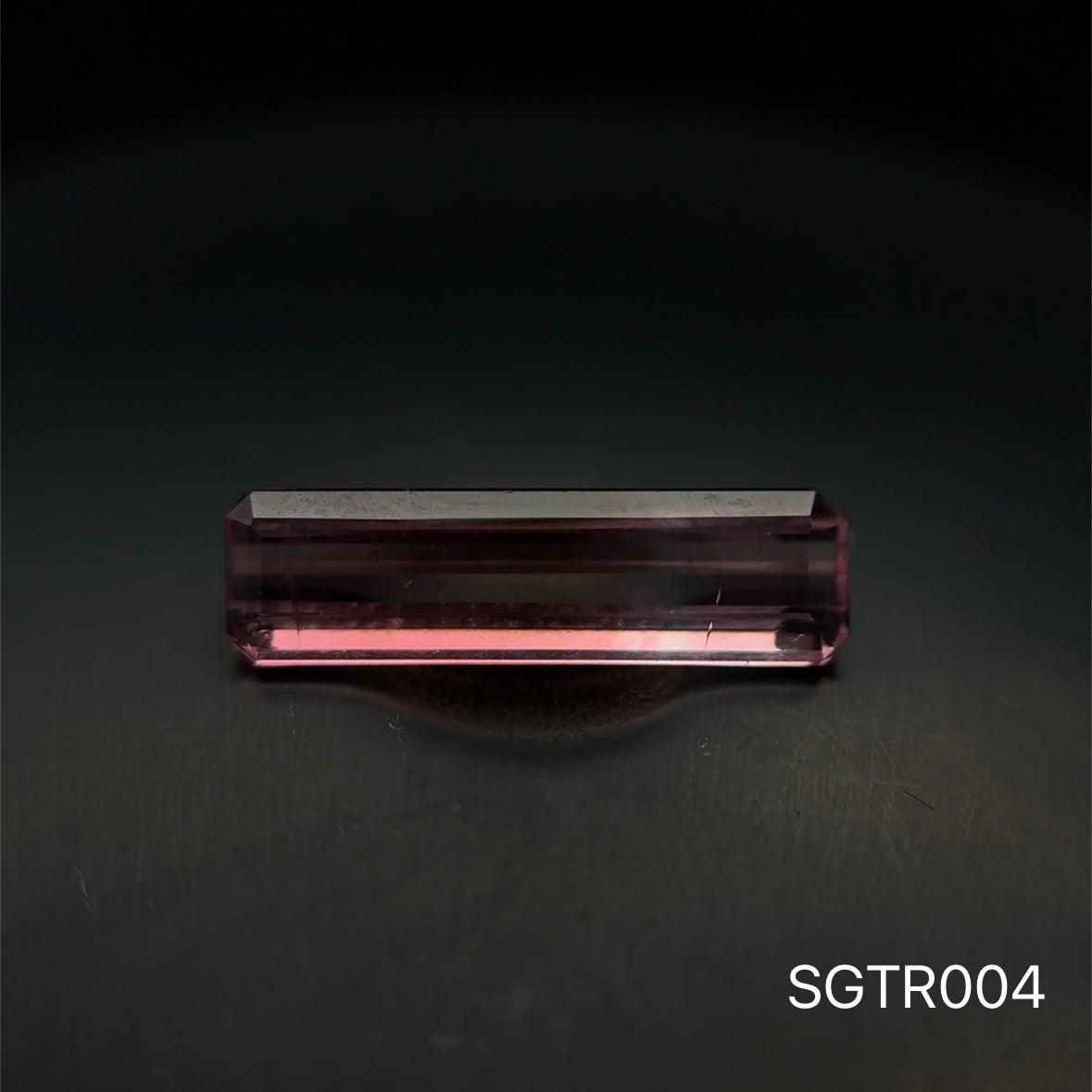 TURMALINA BICOLOR 2.410 CTS 4.5 X 16.2 MM