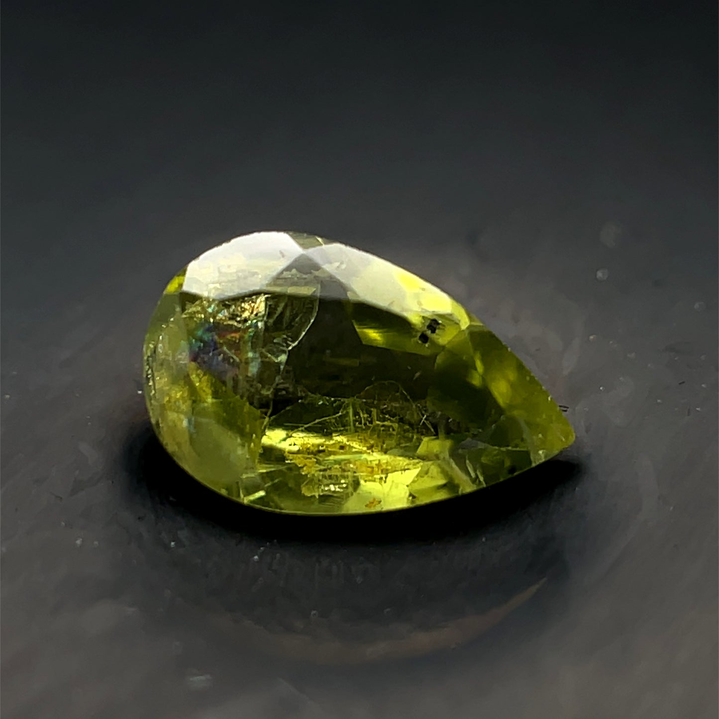 PERIDOTO CORTE PERA 6 X 9 Y 7 X 5 MM