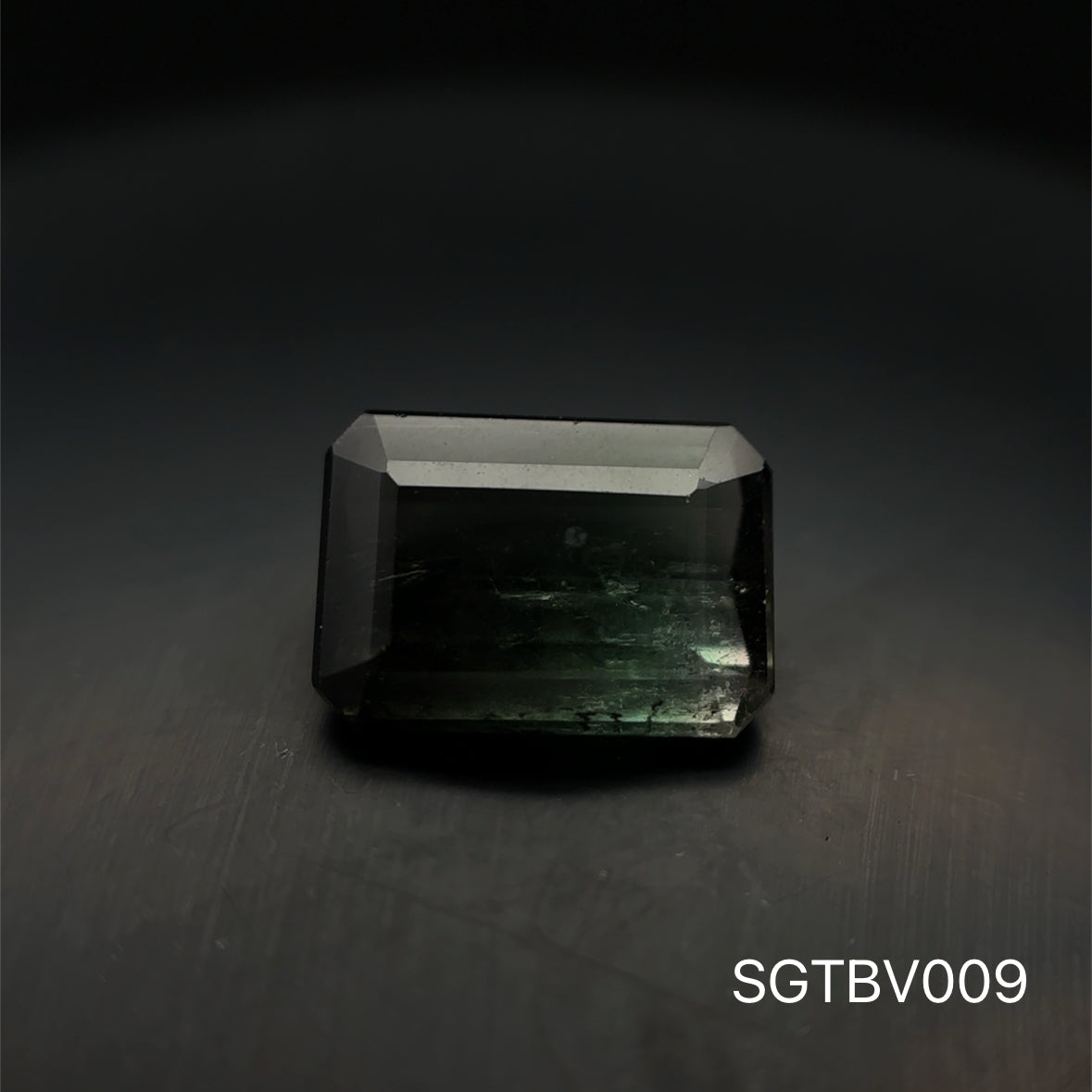 TURMALINA BICOLOR 3.730 CT/ 8.01 X 11.07 MM