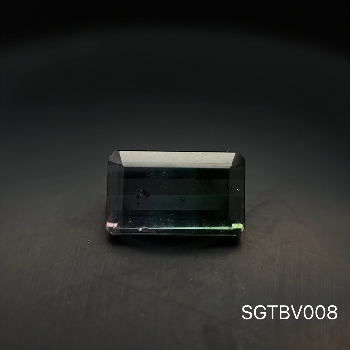 TURMALINA BICOLOR 2.710 CTS 6.31 X 10.21 MM