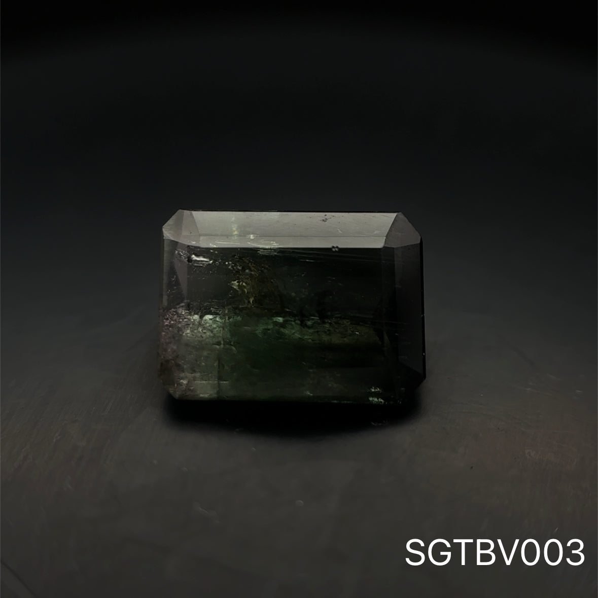 TURMALINA BICOLOR 3.360 CTS 8.04 X 10.83 MM