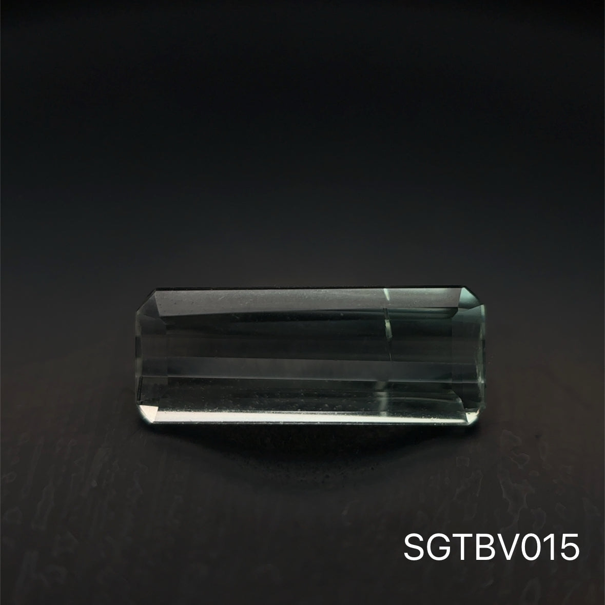 TURMALINA BICOLOR 1.485 CT/ 4.67 X 11.82 MM
