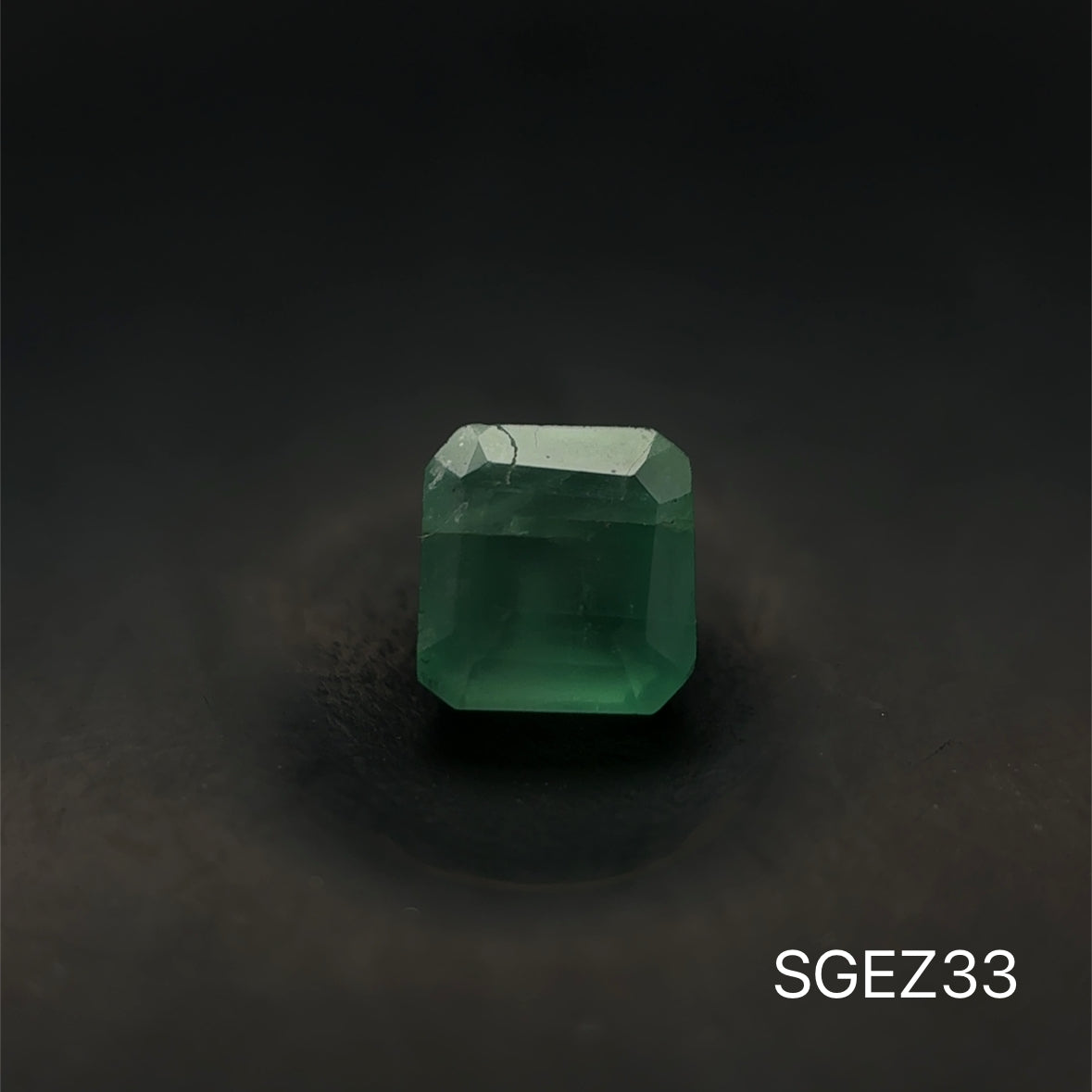 ESMERALDA ZAMBIA C.ESMERALDA 0.610 CTS 4.9 X 4.6 MM
