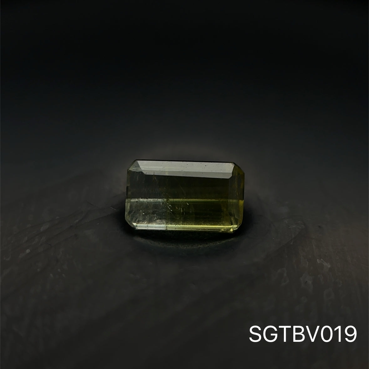 TURMALINA BICOLOR 0.775 CTS 4.25 X 7.07 MM