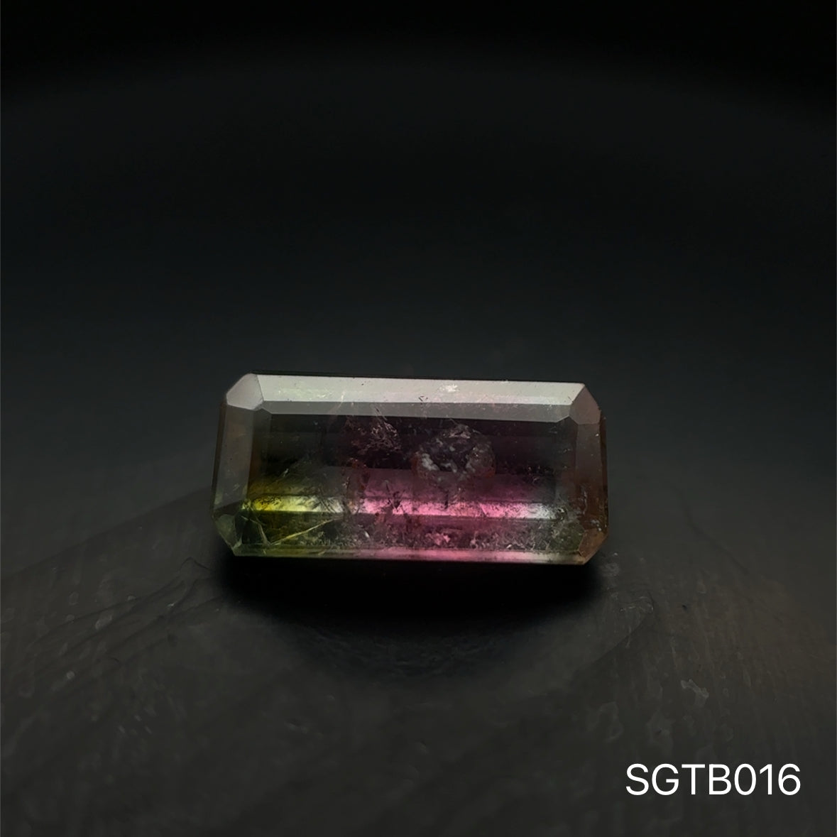 TURMALINA BICOLOR 1.995 CTS 5.70 X 11.33 MM
