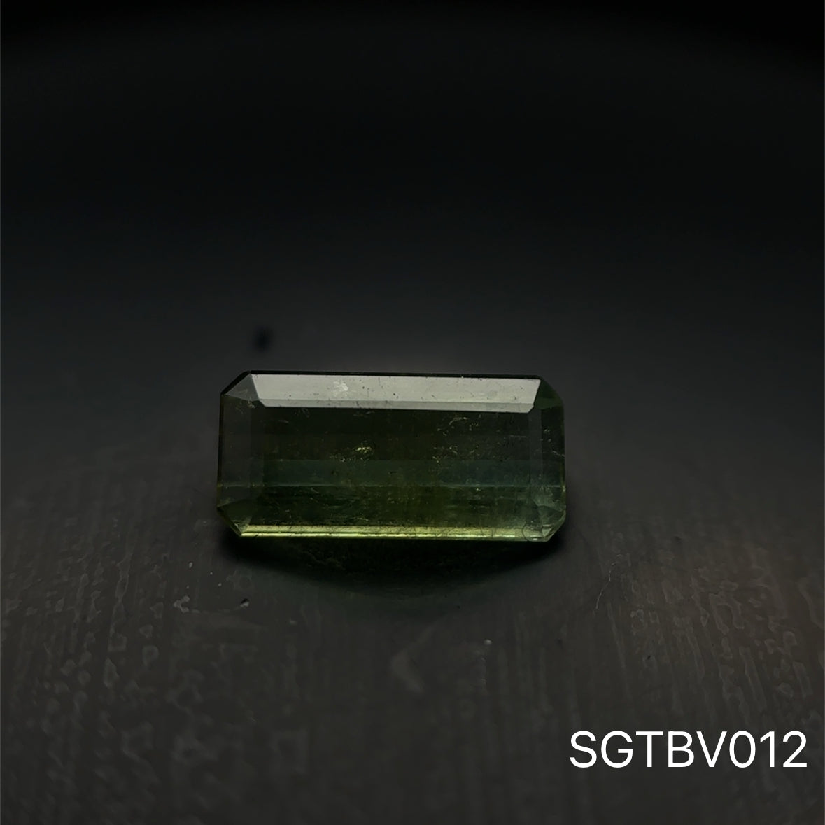 TURMALINA VERDE 1.380 CTS 4.74 X 9.74 MM