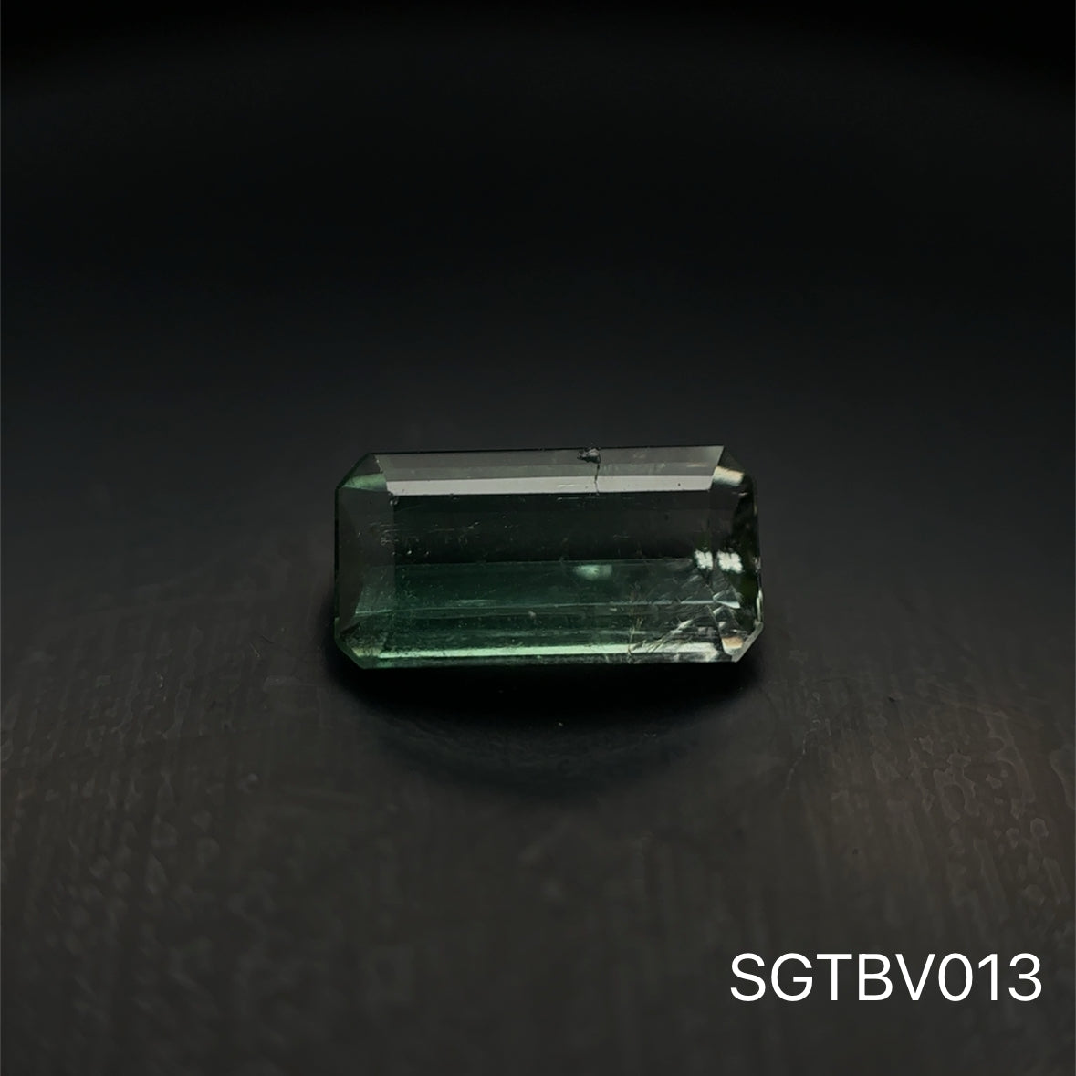 TURMALINA BICOLOR 1.415 CTS 4.96 X 9.47 MM