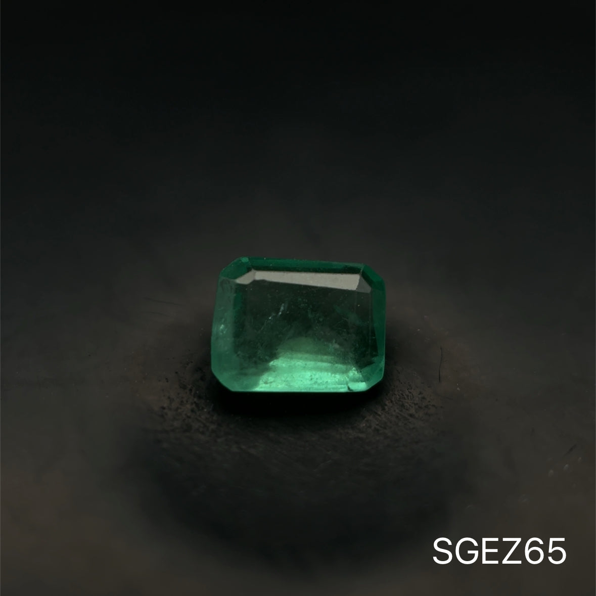 ESMERALDA ZAMBIA C.ESMERALDA 0.255 CTS 4.63 X 3.61 MM