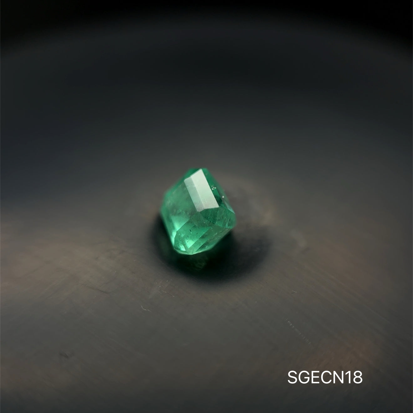 ESMERALDA COLOMBIANA ESMERALDA .88 CT/ 4.75 X 5.63 X 4.91 MM