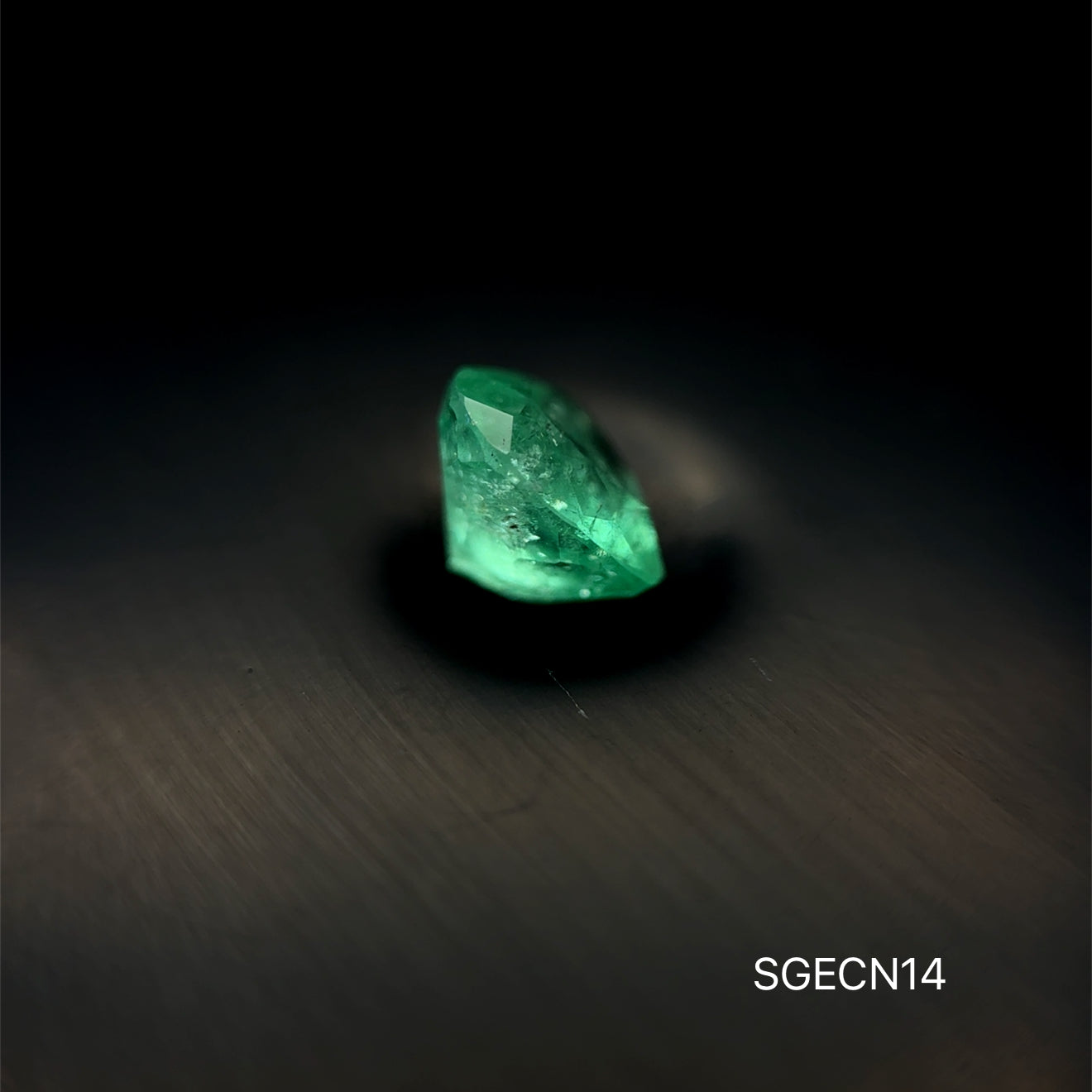 ESMERALDA COLOMBIANA CORAZON 1.155 CT/ 7.10 X 6.73 X 4.72 MM