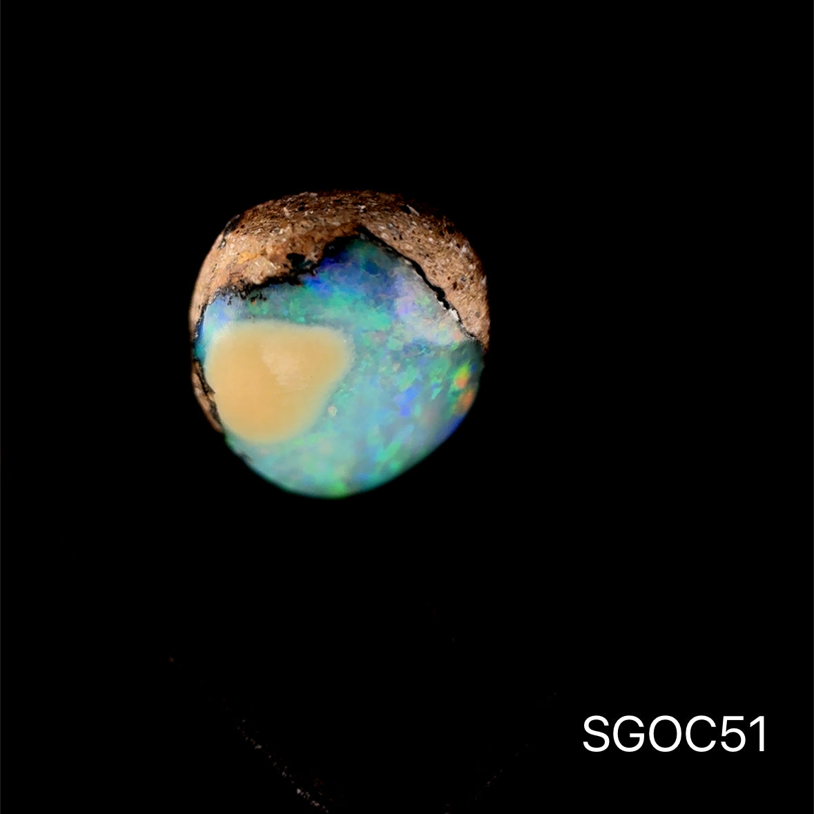 OPALO ETIOPIA 2.61 CT/ 9.80 X 12.11 MM