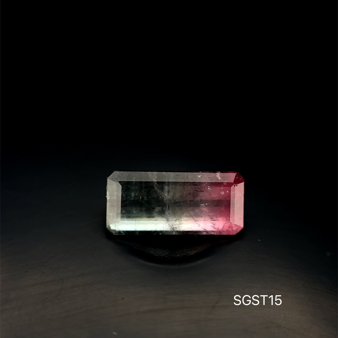 TURMALINA BI COLOR 2.30 CT/ 5.37 X 11.51 X 4.02 MM